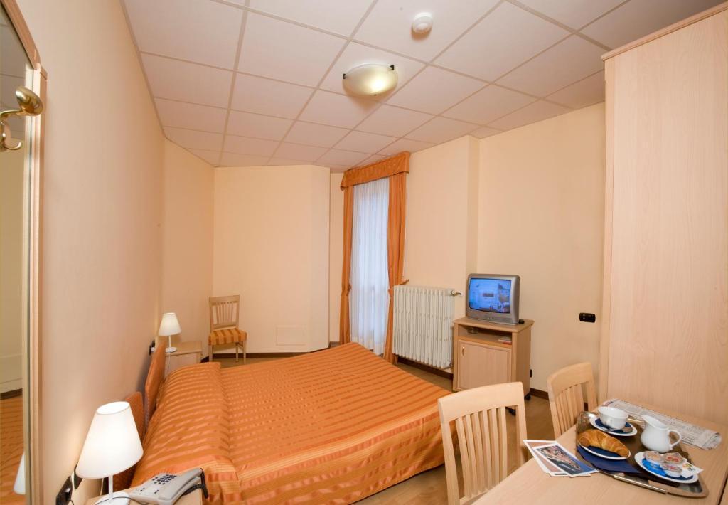 Hotel Residence Dei Fiori Baveno Rum bild