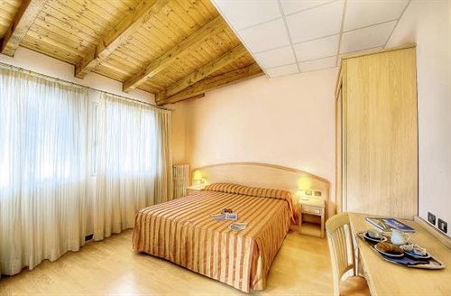 Hotel Residence Dei Fiori Baveno Exteriör bild